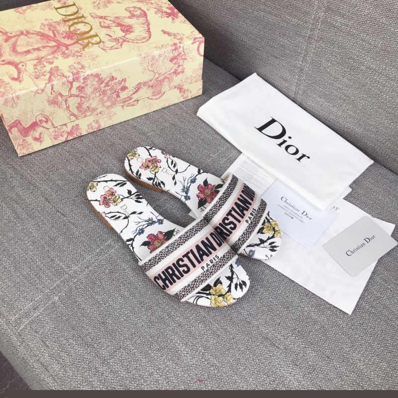 ch**an D*or slippers